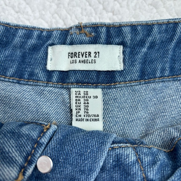 Frayed Denim Shorts - Picture 6 of 7